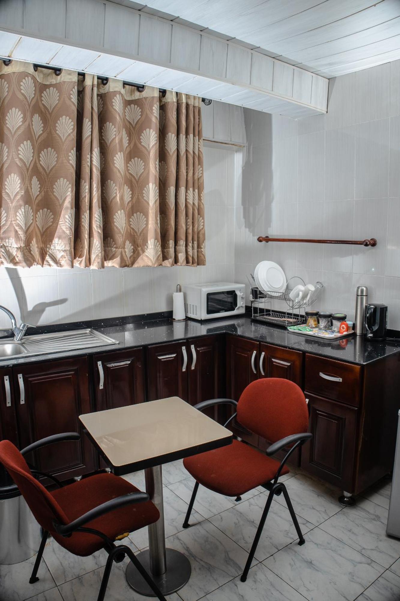 Stadium Hotel Kumasi Esterno foto