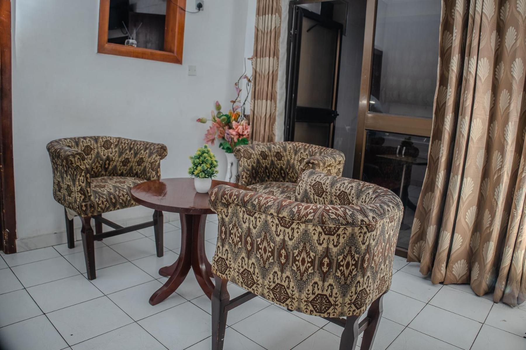 Stadium Hotel Kumasi Esterno foto
