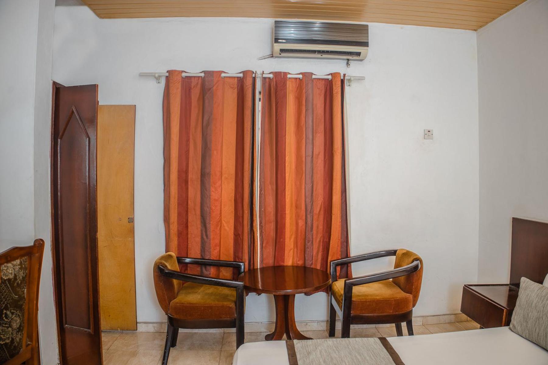 Stadium Hotel Kumasi Esterno foto